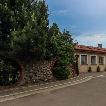 Zajazd Różany Laski (Kepno) Exterior foto