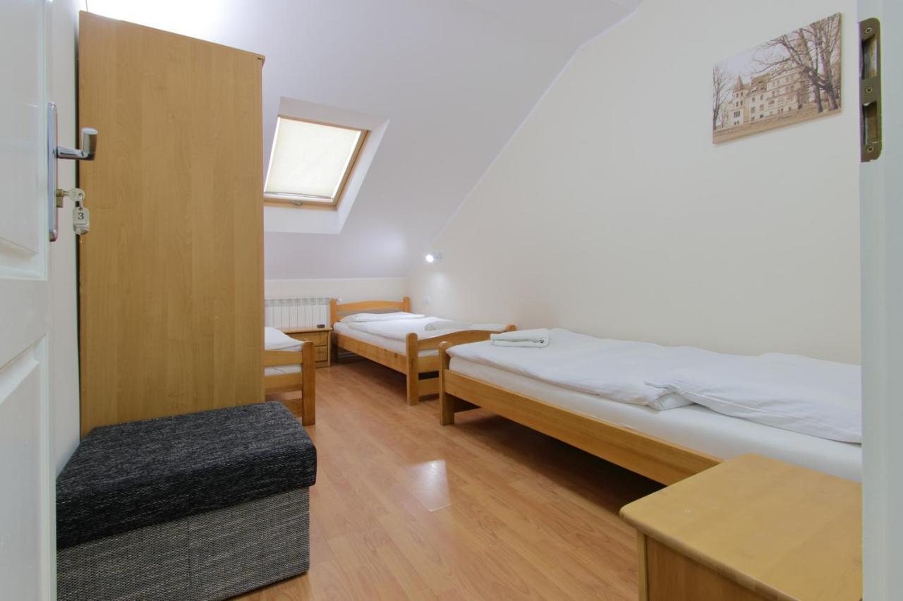 Zajazd Różany Laski (Kepno) Exterior foto