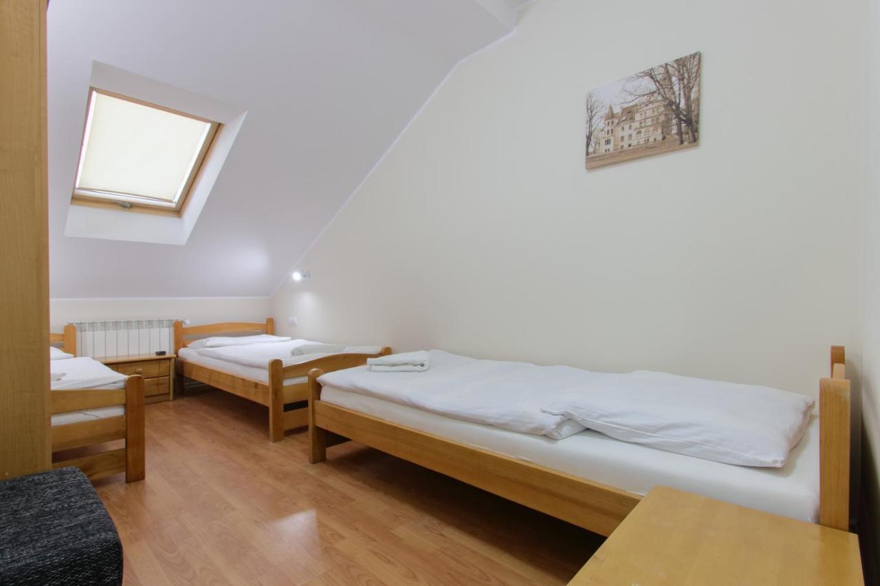 Zajazd Różany Laski (Kepno) Exterior foto