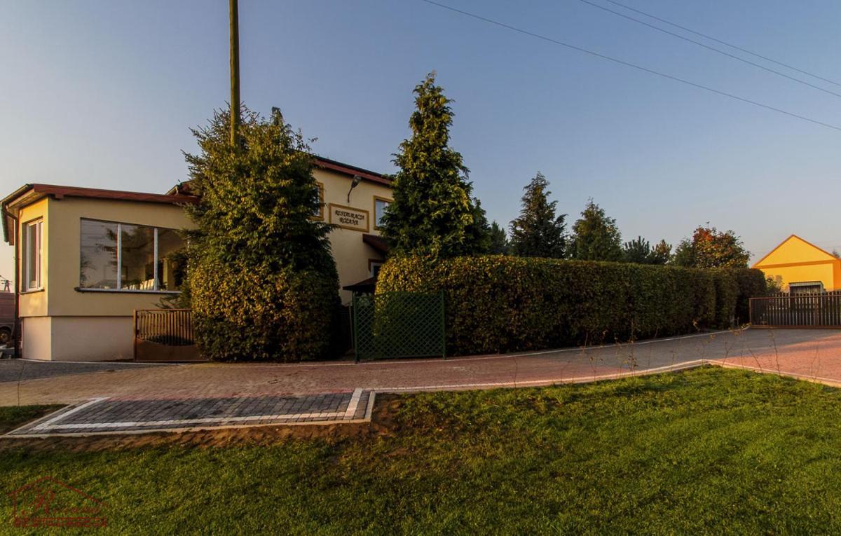 Zajazd Różany Laski (Kepno) Exterior foto